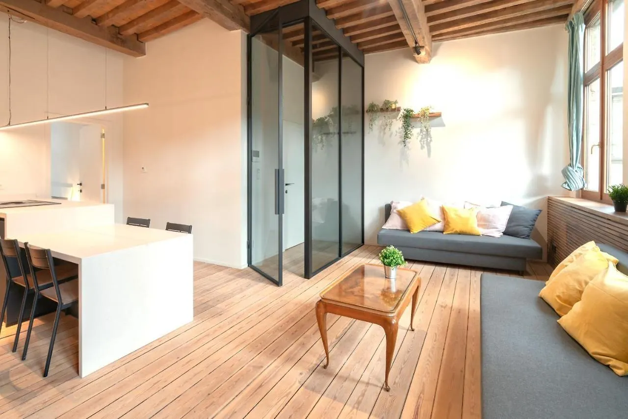 The Hendrik Square Apartments Anvers 0*,  Belçika